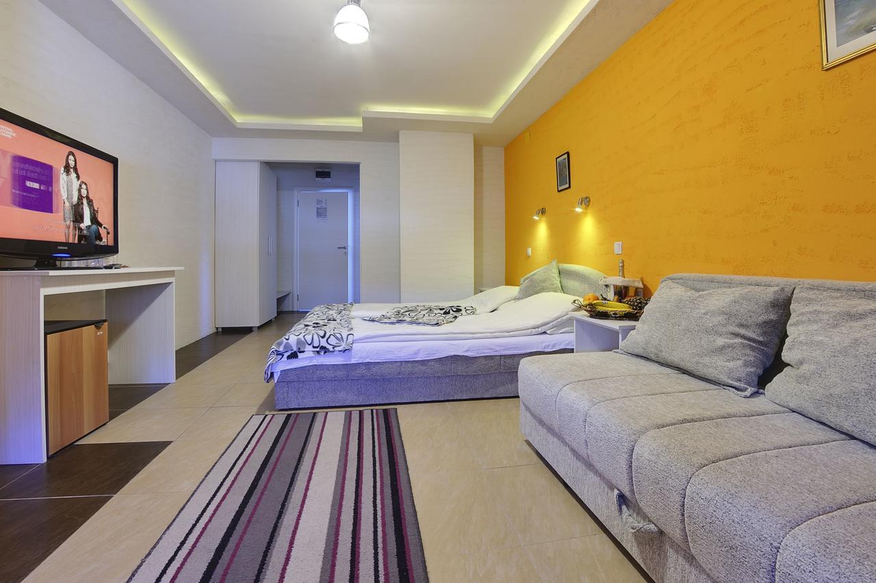 Отель Vila Etna Ugrinovci  Номер фото
